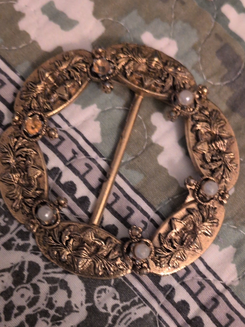 Estate Gold Floral Circle Brooch with Pearl Cabochons